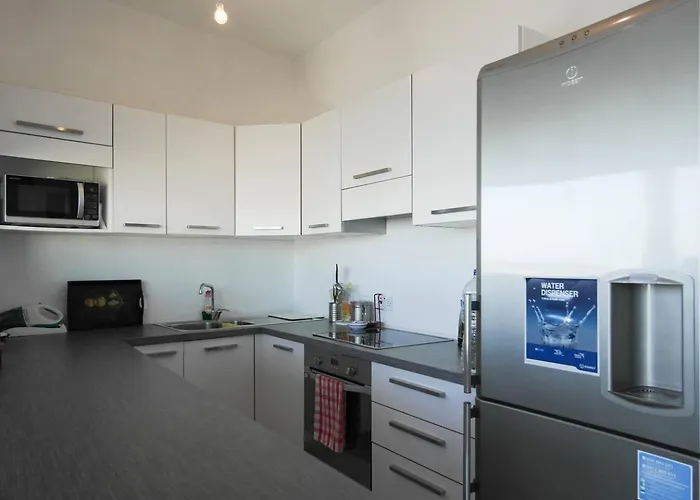 Lägenhet Mel 2 2bed Seaview In Ghadira By Homely